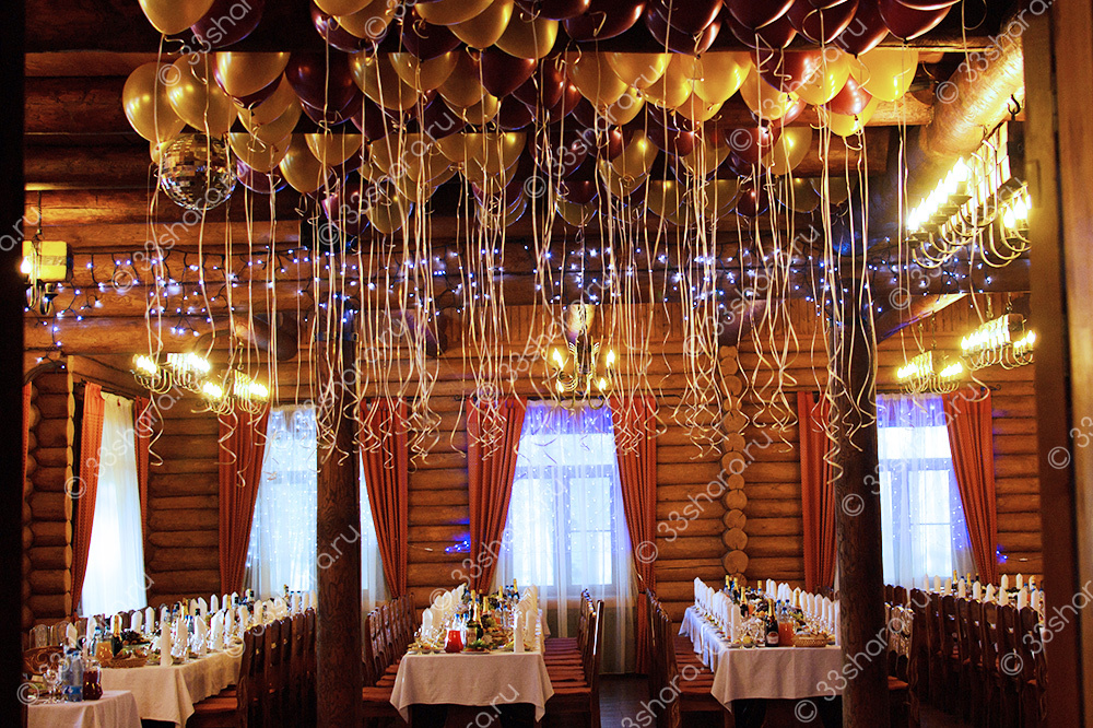 Много гелиевых шаров на выпускной - ресторан "Терем"